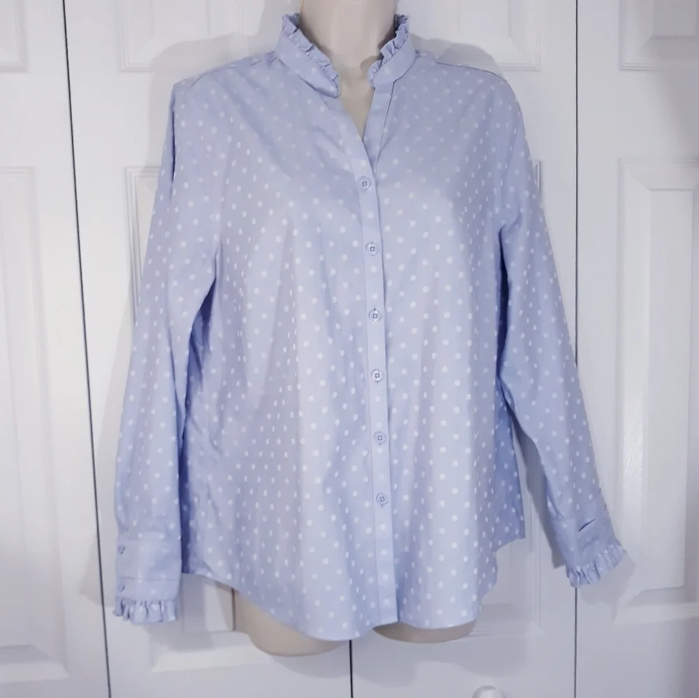Chico's No Iron Cotton Long-Sleeve Button Down Lavander Polka Dott Shirt Small